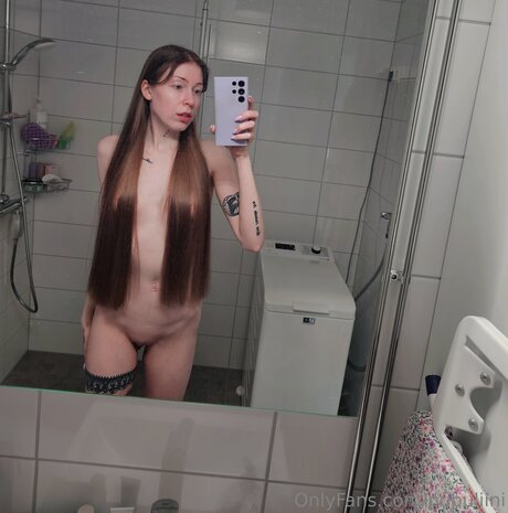 Pupuliini exklusive pornographische foto