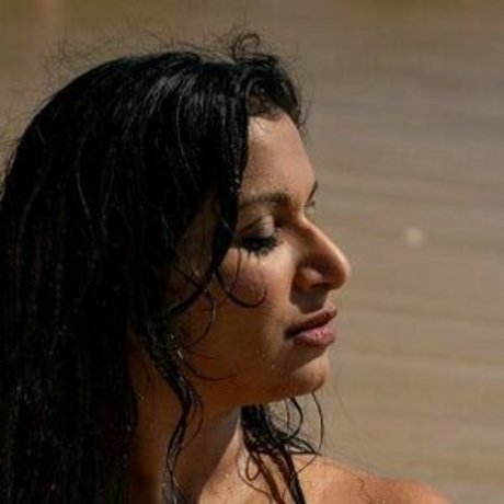 devithemodel nacktheit kunst foto