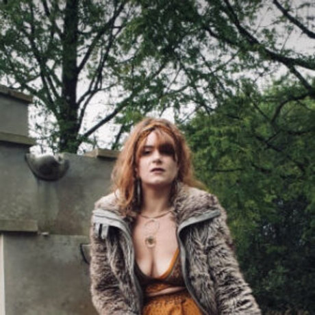 Silky On porno nackten fotos