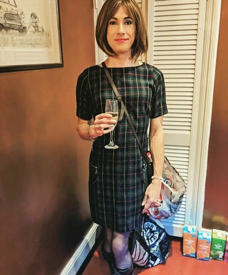 Jennifer London freie nacktheit bilder