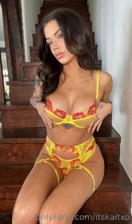 itssaraxo kunst nacktheit galerie