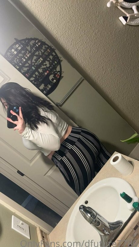 dfuture7786 beste nackt foto