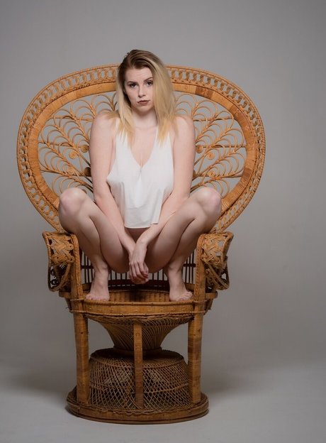 Riah Lynn schöne nackten foto