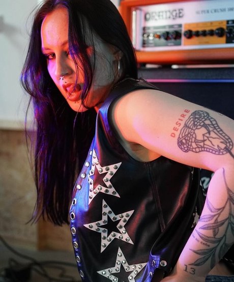 Angelina Vehera erotische xxx bild