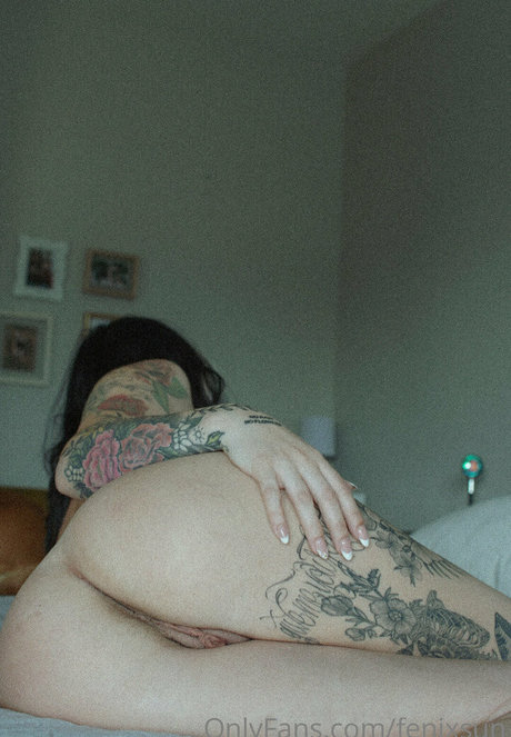 Fenix Sun model sexy bild