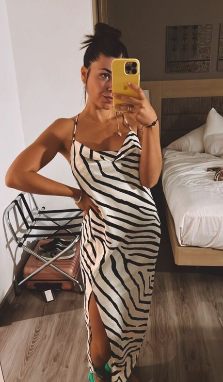 Marta De Lola hübsche akt foto