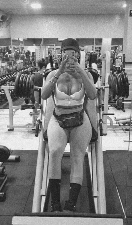 Juju Bellini porno erwachsene fotos