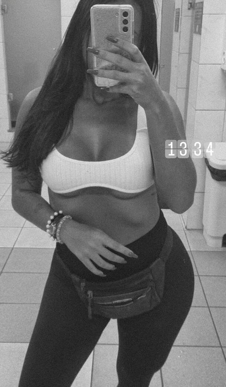 Juju Bellini porno sexy bilder