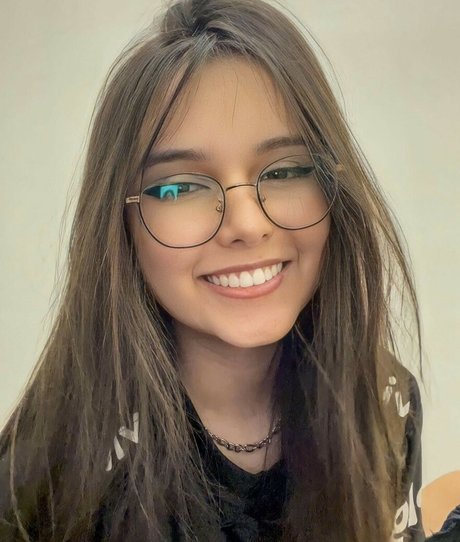 Hellen Duarte xxx nackte foto