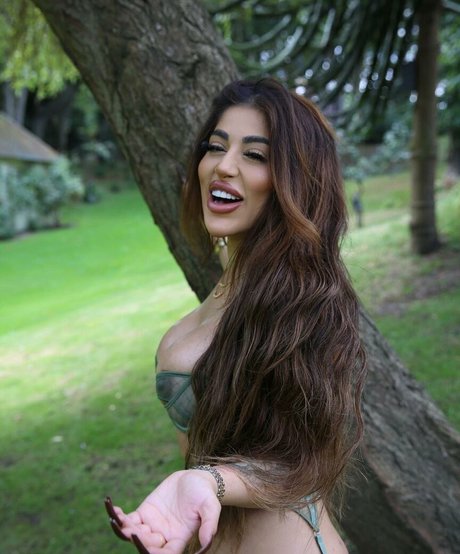 Priya Yasmin X erotische sexy archiv