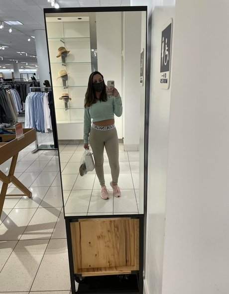 sofiryanxoxoxo schauspielerin xxx galerien