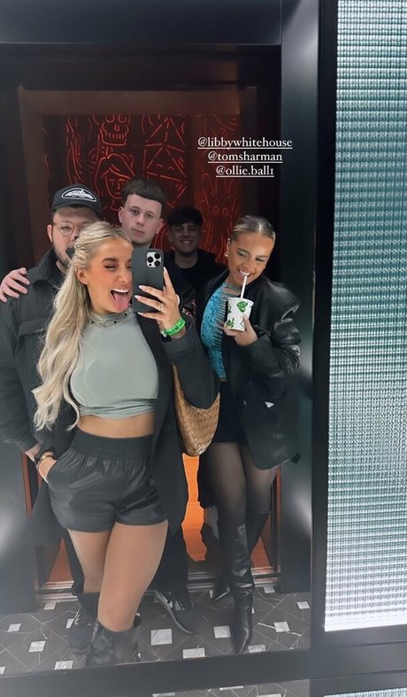 Saffron Barker porno erwachsene bild