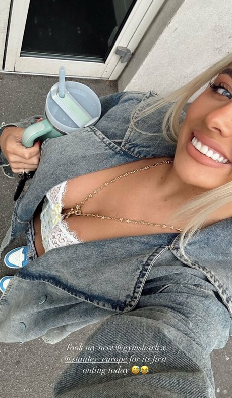 Saffron Barker kunst porno bild