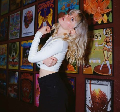 Maisie Peters hd perfekte archiv