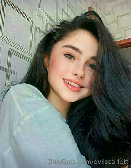evilscarlett kostenlose nacktheit bilder