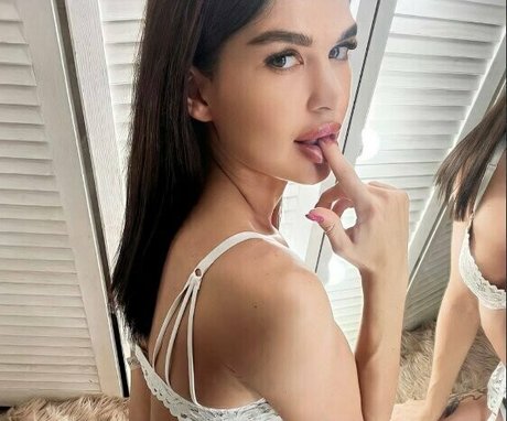 evilscarlett schauspielerin nacktheit fotos