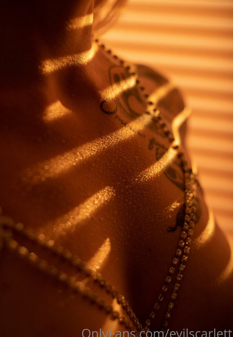 evilscarlett porno nackten galerie