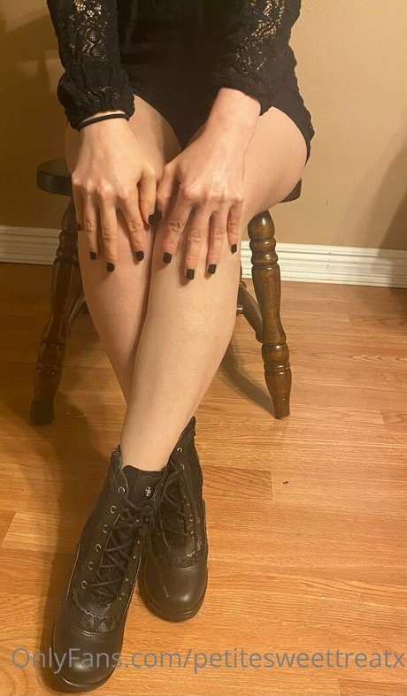 petitesweettreatx pornostar nackten fotos