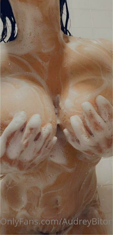 bikini ginger onlyfans schöne perfekte archiv