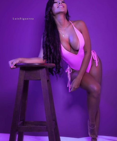 Karen Vasquez freie erwachsene foto