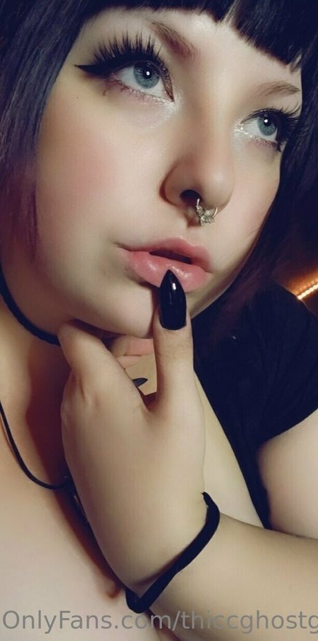 thiccghostgirl nackt sexy bilder