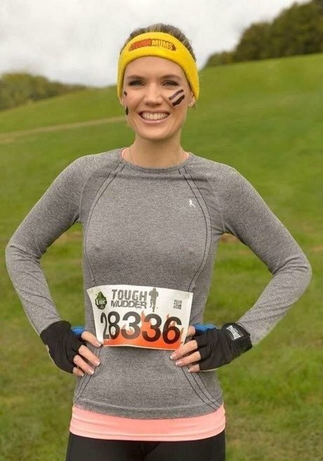 Charlotte Hawkins xxx fotos