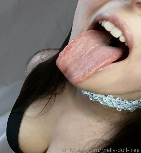 melly doll free sexy perfekte bild