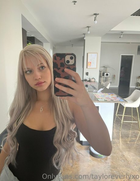 tayloreverlyxo sexy akt galerie