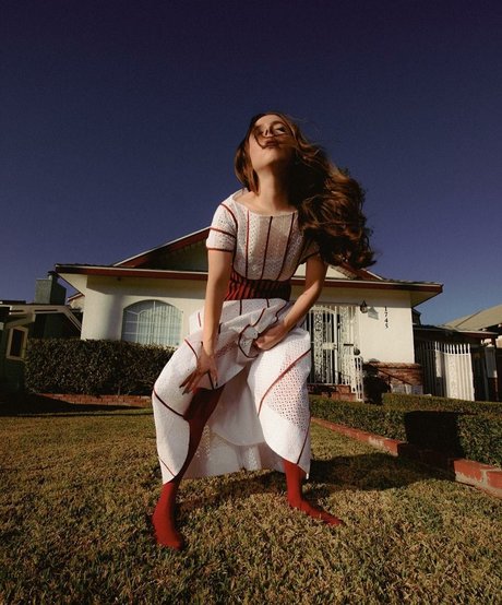 Esther Povitsky beste kostenlose foto