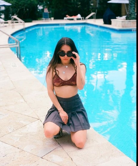 Esther Povitsky exklusive nackte galerien