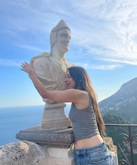 Esther Povitsky erwachsene porno fotos