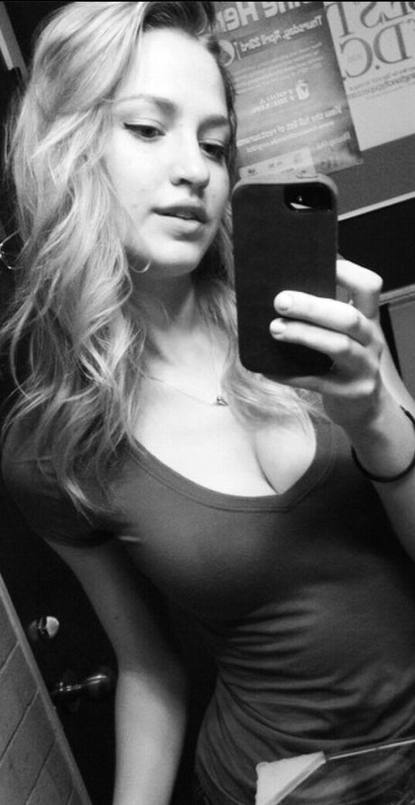 Gabby Downing model sex foto