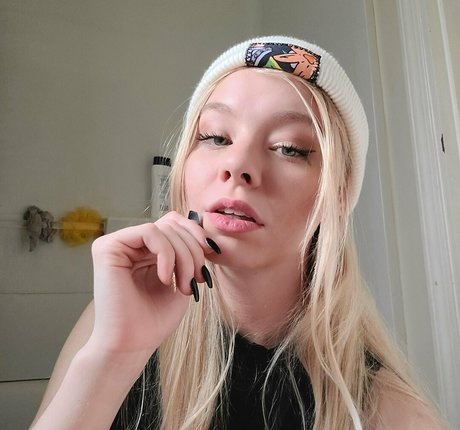 sativaskies pornostar hd foto