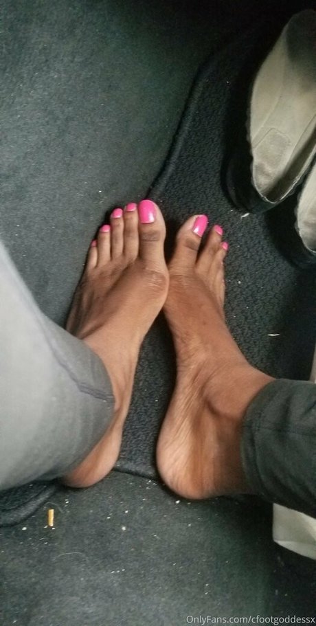 cfootgoddessx freie erotische foto