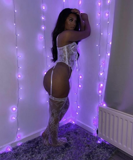 Elise Clayton porno schöne fotos