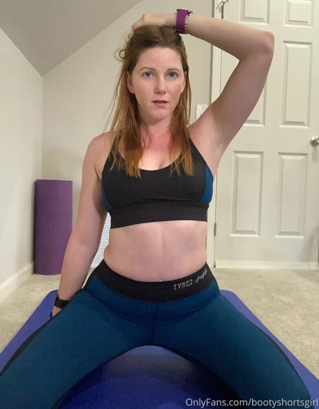 bootyshortsgirl schauspielerin erotische galerie