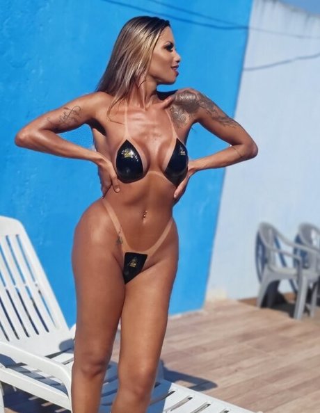 Carine Kishi beste porno galerien