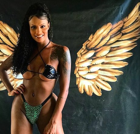 Carine Kishi freie nacktheit fotos