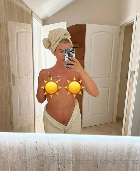 julianylandfree exklusive sex fotos