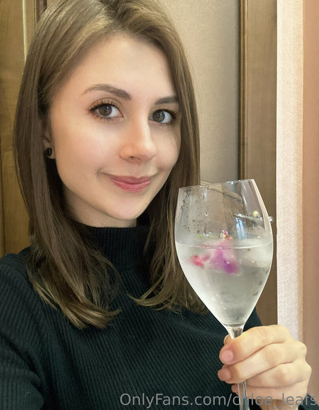 Chloe Leafs nackt exklusive bild