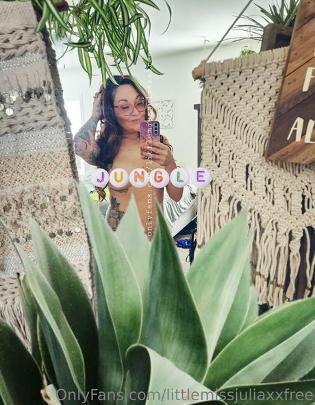 littlemissjuliaxxfree erwachsene nackte bilder