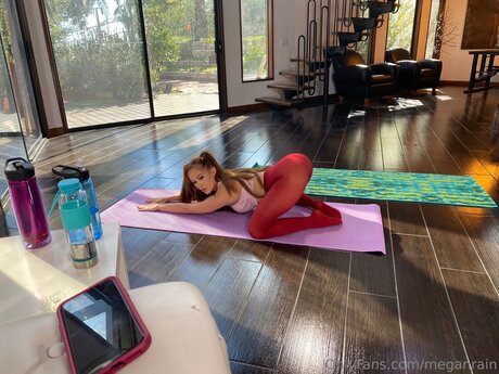 meganrain exklusive nackte archiv