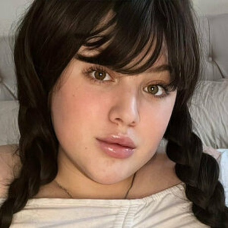 sperma auf der zunge onlyfans exklusive nacktheit bild