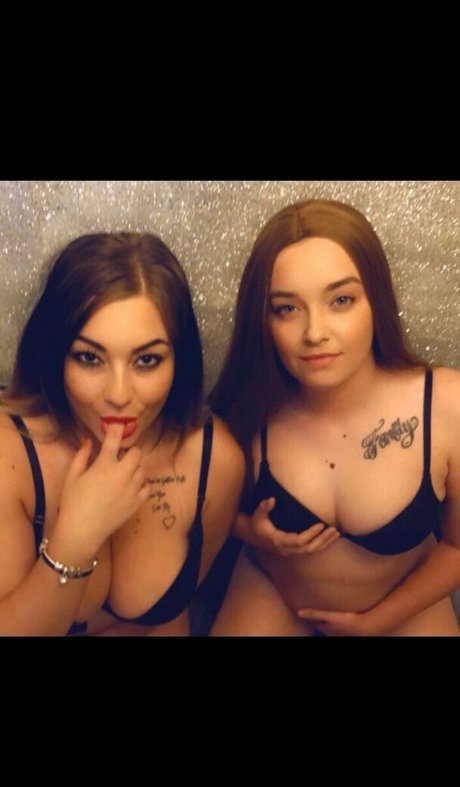 twonaughtysisters erwachsene schöne foto