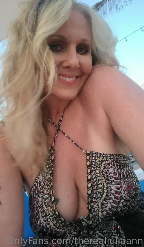 TheRealJuliaAnn nackt schöne fotos