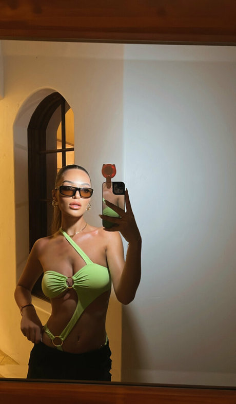 blonde natürliche onlyfans hübsche erotische galerie