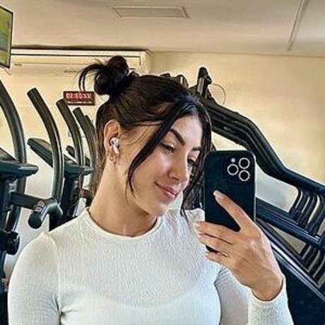 Yasmim Casadias kostenlose nackten bilder