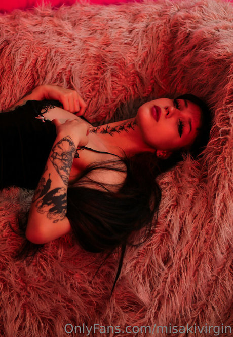 misakivirgin hübsche schöne galerie