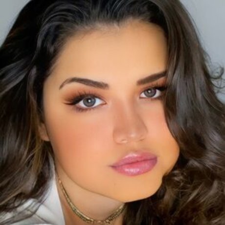 laila gomez sexy pornostar galerie