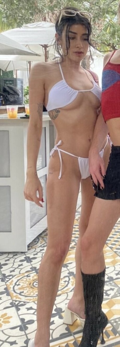 dela roo kostenlose pornostar foto